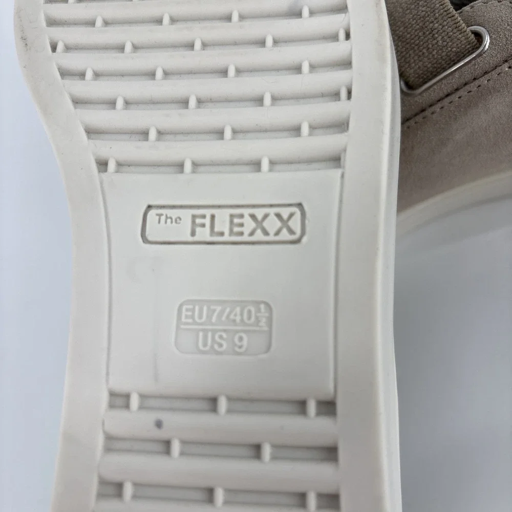 The Flexx Sneak Easy Sneaker Womens 9 Beige Kino Slip on Sneaker NWOT